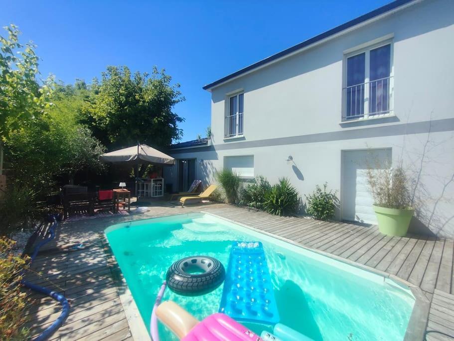 Tiny House Avec Jardin Et Acces Piscine Chauffee Villa Saint-Medard-en-Jalles Exterior photo
